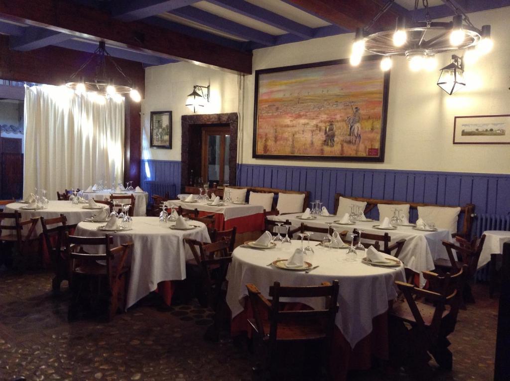 Hotel Meson De Don Quijote Mota Del Cuervo Extérieur photo